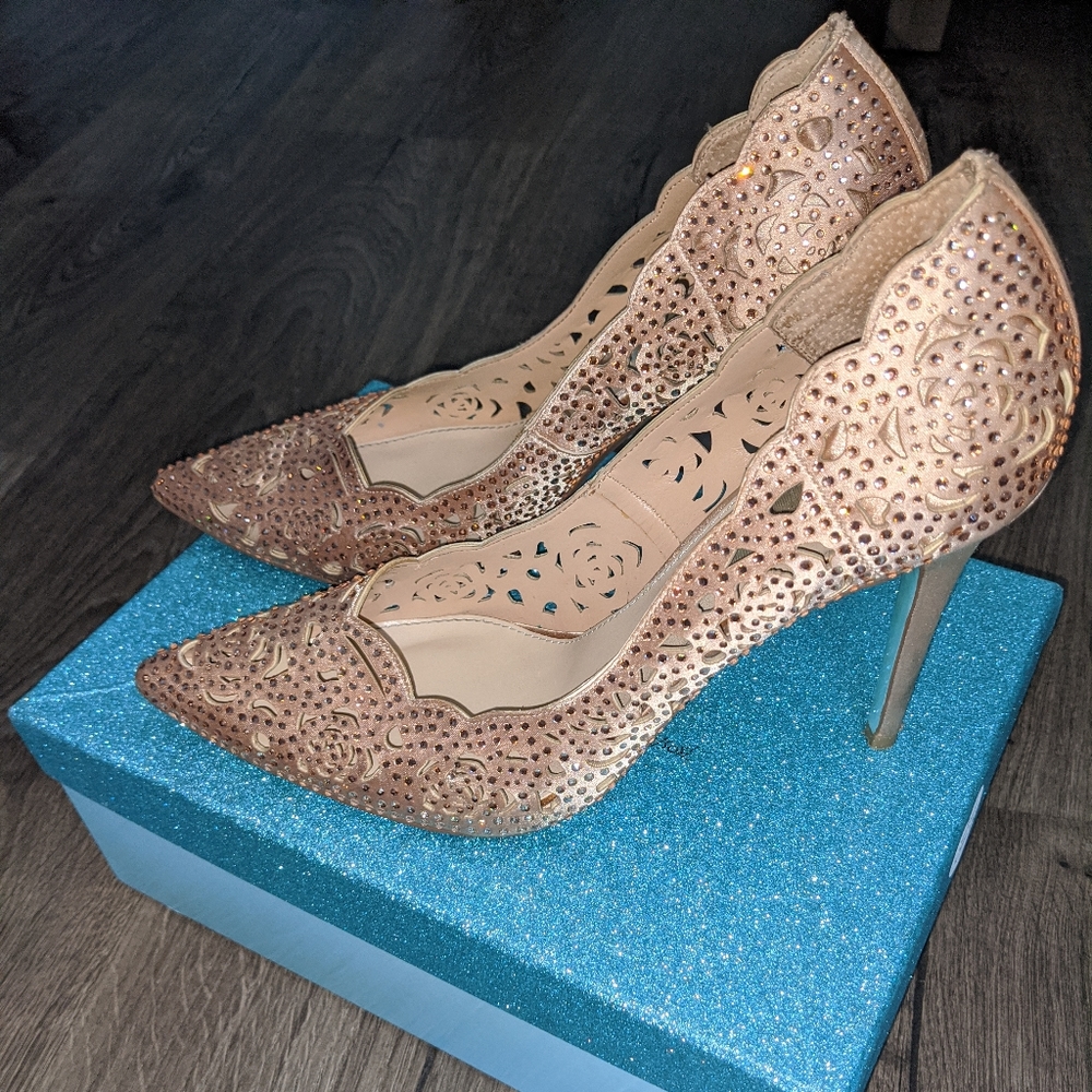 Betsy Johnson gold heels